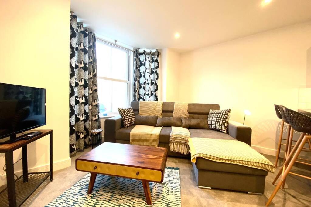 Stunning New Apartment Set In St Leonards On Sea Hollington  Екстериор снимка