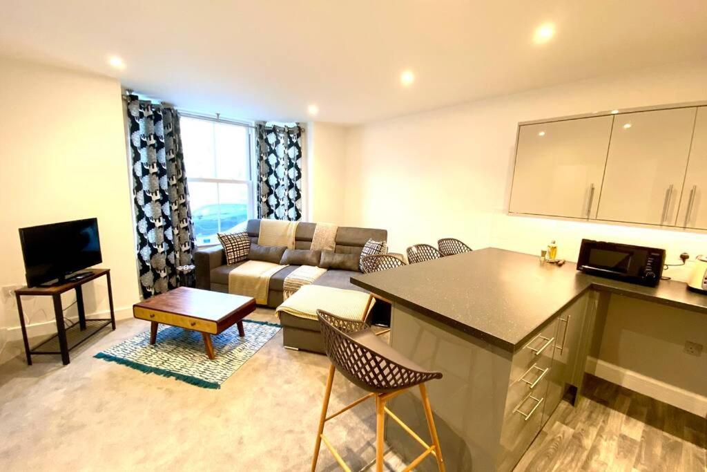Stunning New Apartment Set In St Leonards On Sea Hollington  Екстериор снимка
